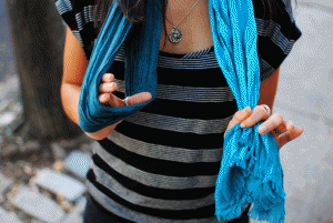今年必學《１６種圍巾打法》讓妳簡單跟上溫暖的時尚潮流！