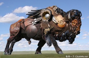 只用廢鐵和舊農具，打造出超逼真的金屬動物雕塑！